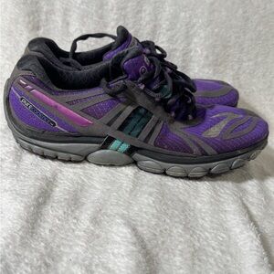 Womens Size 8.5B - Brooks PureCadence Purple Great Tread. Running, Jogging Shoes